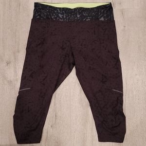 Lululemon Capri - Plum, Black